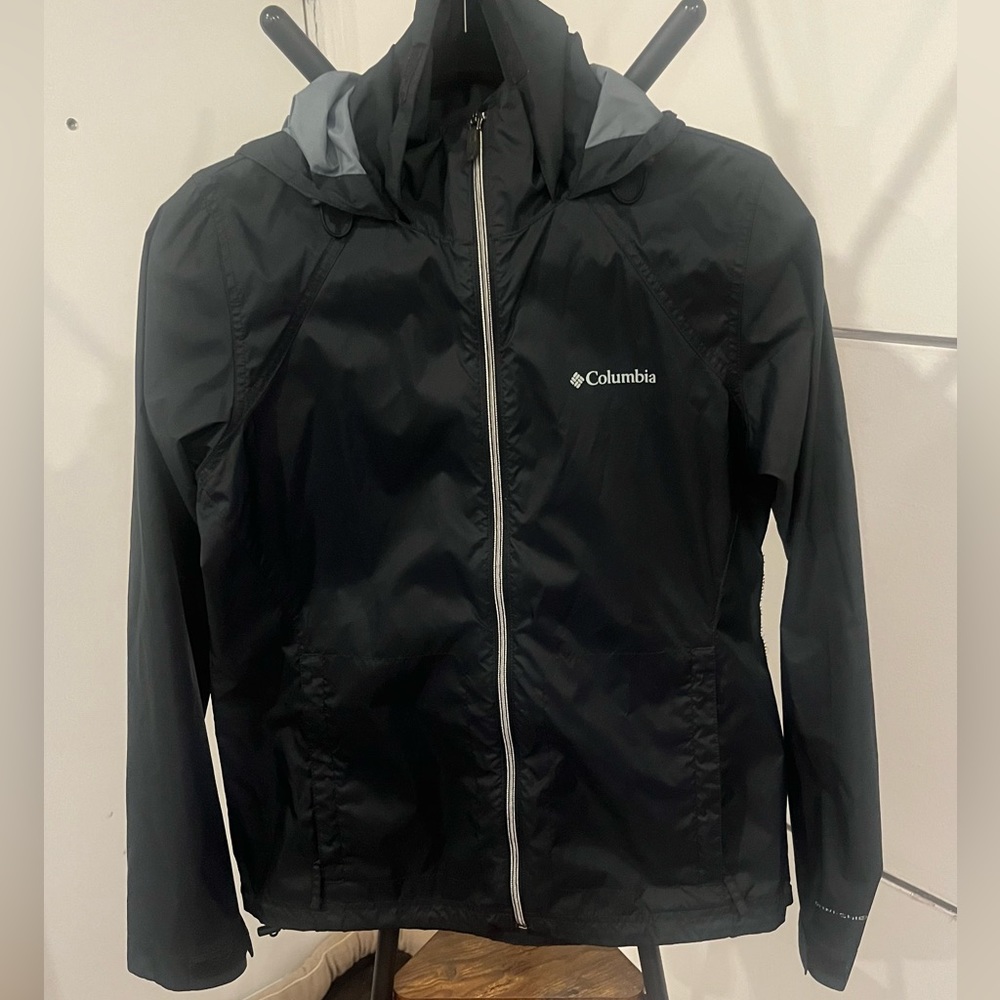 Columbia Womens Switchback raincoat size M